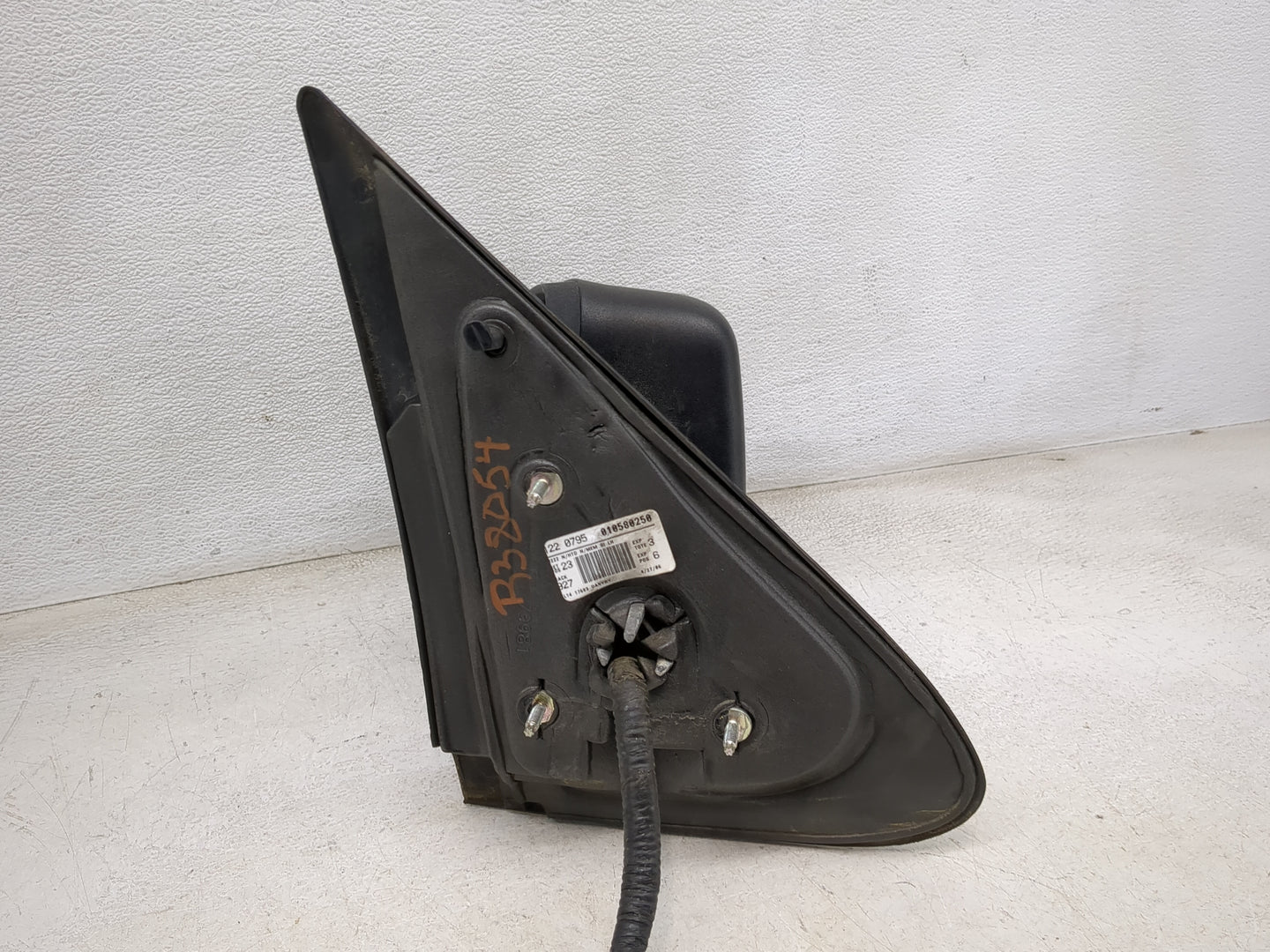 2006 Ford Expedition Driver Side View Mirror - Left Door Mirror OEM Used - Oemusedautoparts1.com