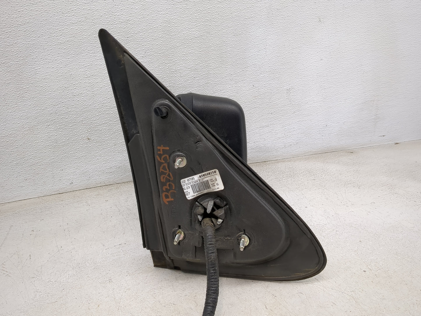 2006 Ford Expedition Driver Side View Mirror - Left Door Mirror OEM Used - Oemusedautoparts1.com