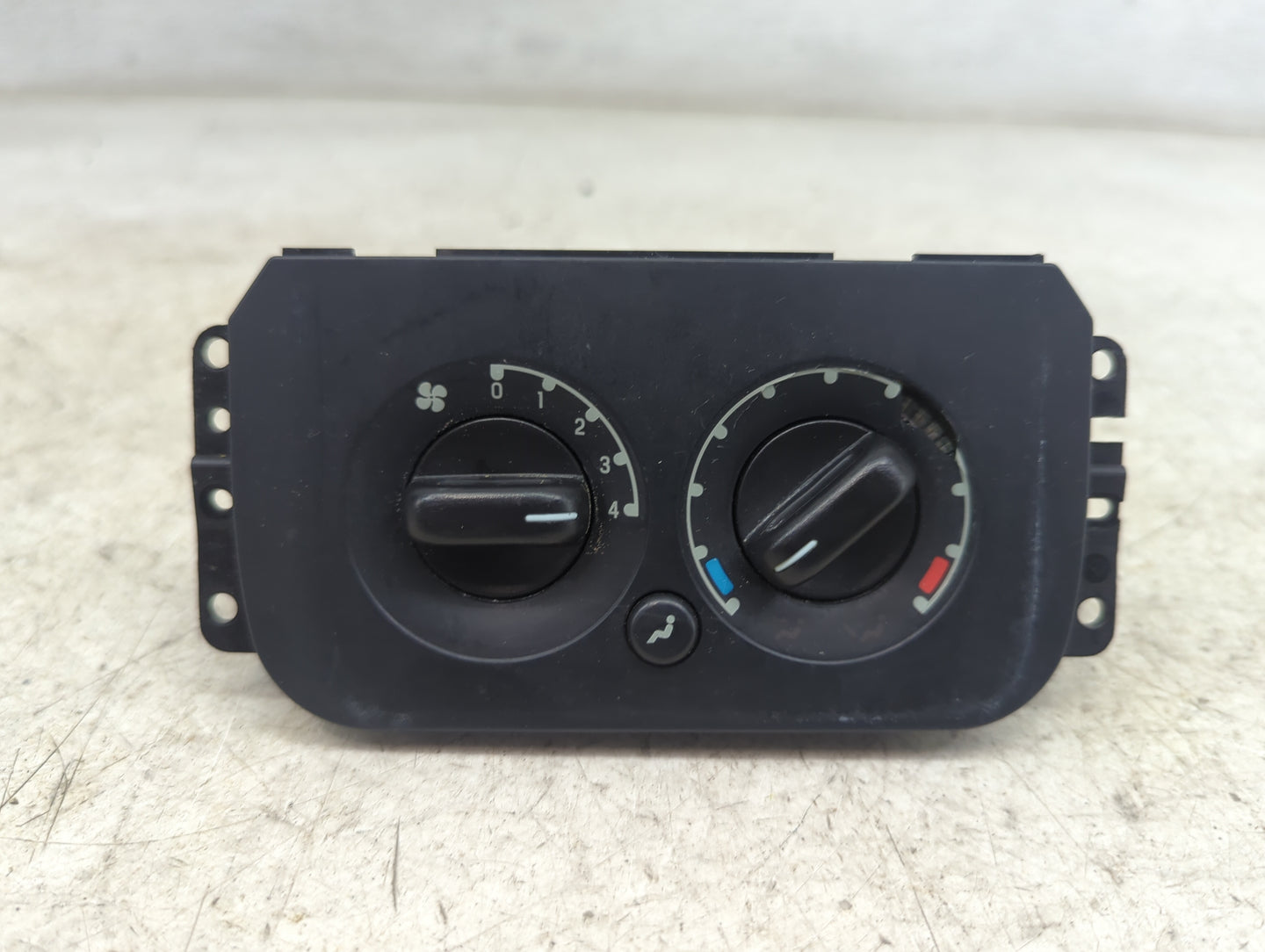 2006 Ford Expedition Climate Control Module Temperature AC/Heater Replacement Fits OEM Used Auto Parts - Oemusedautoparts1.c