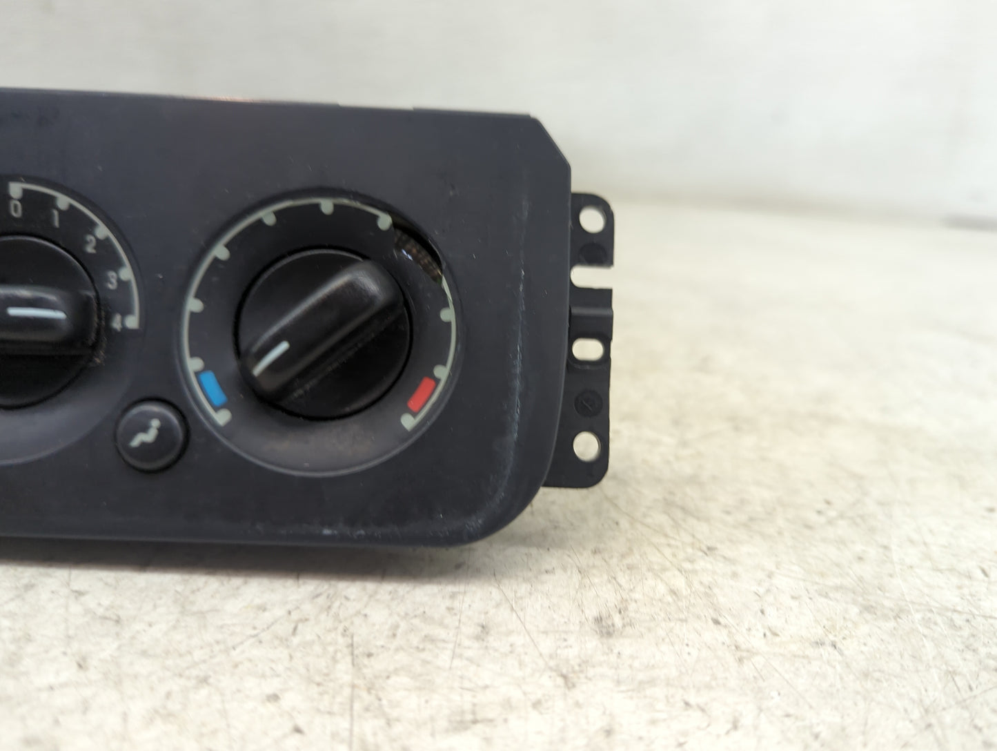 2006 Ford Expedition Climate Control Module Temperature AC/Heater Replacement Fits OEM Used Auto Parts - Oemusedautoparts1.c