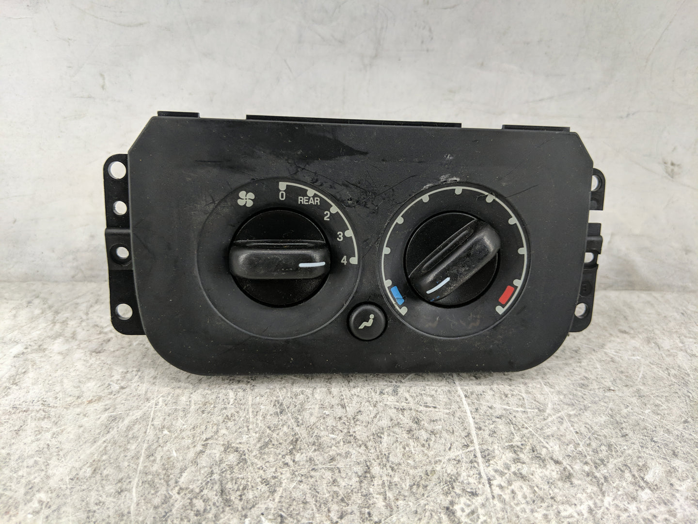 2006 Ford Expedition Climate Control Module Temperature AC/Heater Replacement Fits OEM Used Auto Parts - Oemusedautoparts1.c