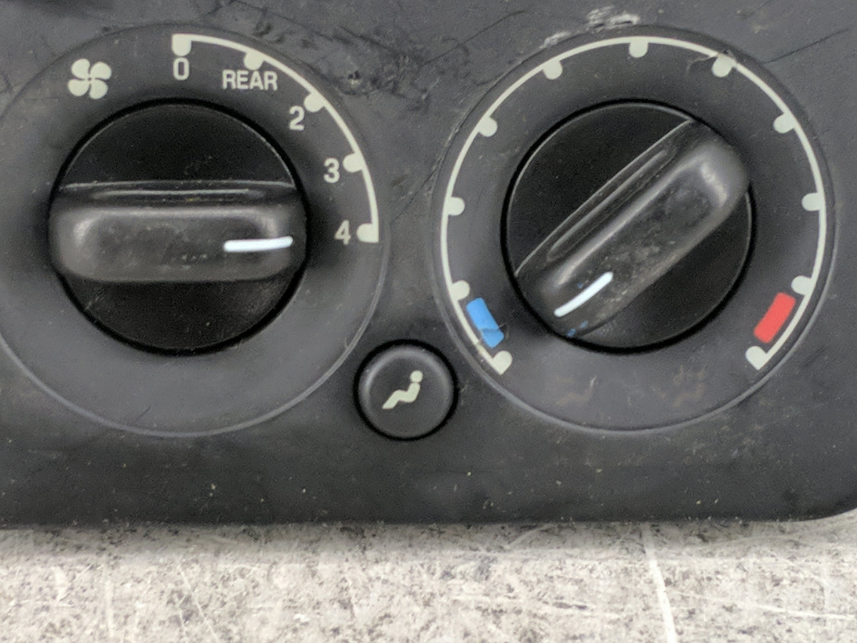 2005-2006 Ford Expedition Climate Control Module Temperature AC/Heater Replacement Fits Fits 2005 2006 OEM Used Auto Parts -