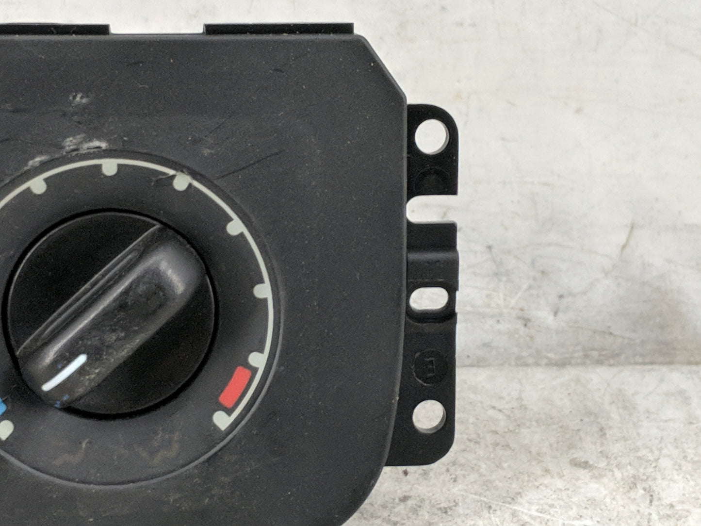 2006 Ford Expedition Climate Control Module Temperature AC/Heater Replacement Fits OEM Used Auto Parts - Oemusedautoparts1.c