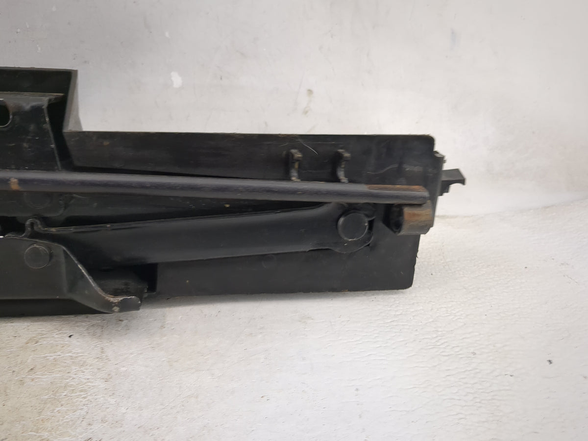 2006 Ford Expedition Spare Scissor Car Jack 1512515 - Oemusedautoparts1.com