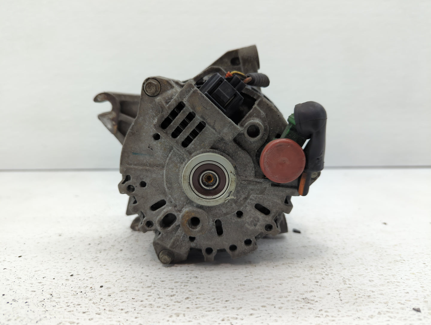 2006 Ford Expedition Alternator Replacement Generator Charging Assembly Engine OEM P/N:AR109832A 73533275778 Fits OEM Used A