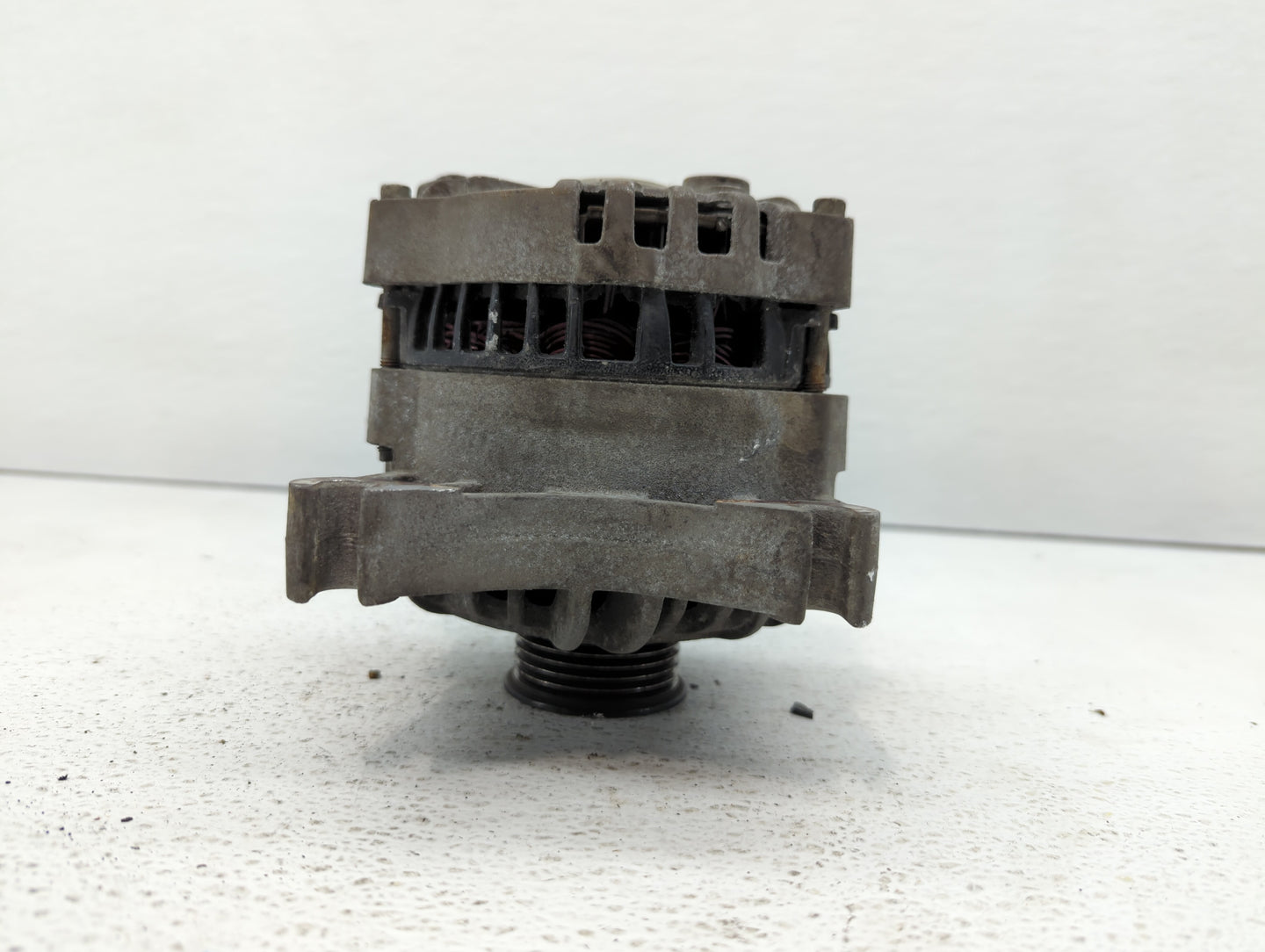 2006 Ford Expedition Alternator Replacement Generator Charging Assembly Engine OEM P/N:AR109832A 73533275778 Fits OEM Used A
