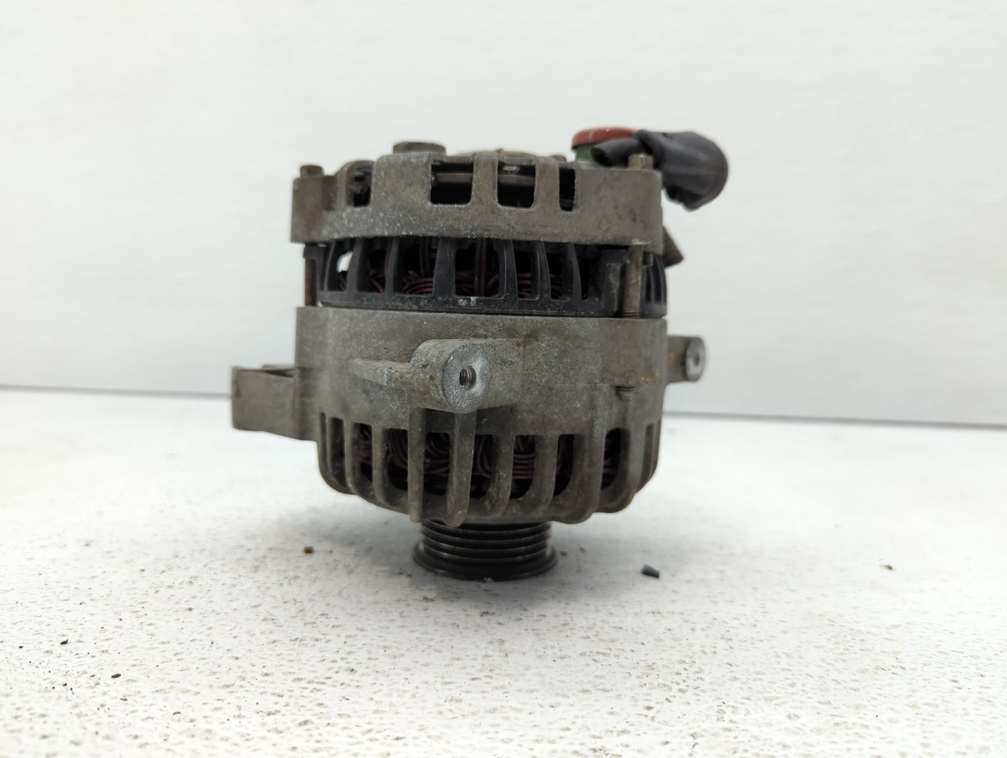 2006 Ford Expedition Alternator Replacement Generator Charging Assembly Engine OEM P/N:AR109832A 73533275778 Fits OEM Used A