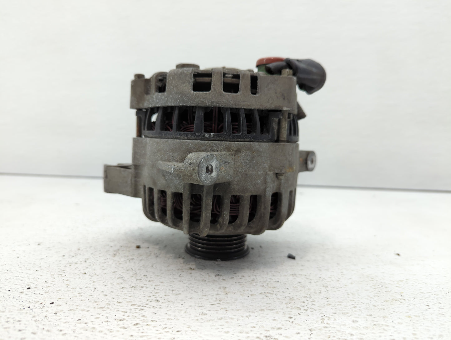 2006 Ford Expedition Alternator Replacement Generator Charging Assembly Engine OEM P/N:AR109832A 73533275778 Fits OEM Used A