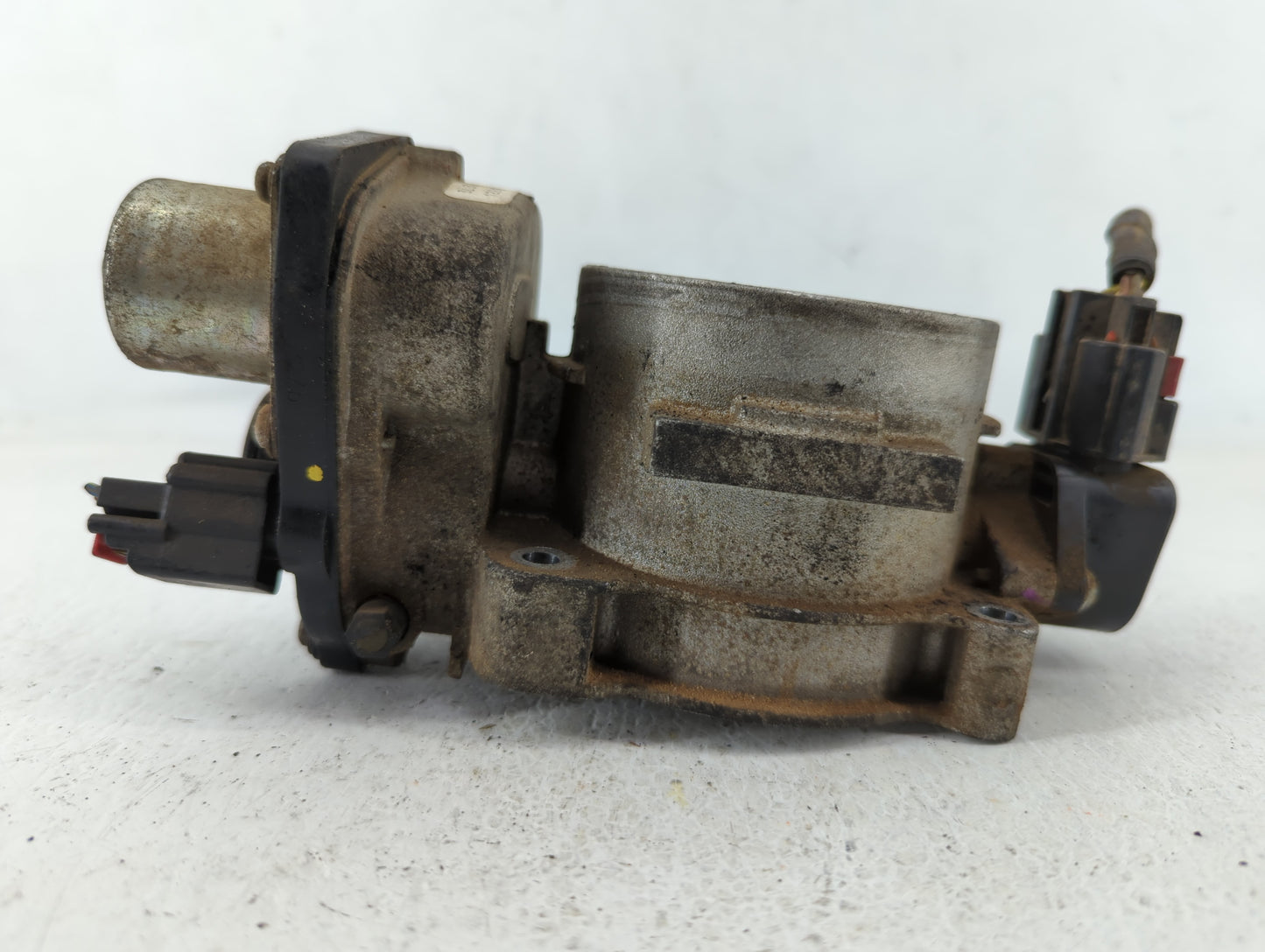 2006 Ford Expedition Throttle Body P/N:3L3E-AE Fits Fits 2004 2005 2007 2008 2009 2010 OEM Used Auto Parts - Oemusedautopart