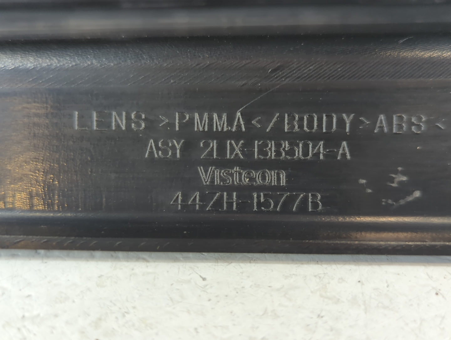 2003-2006 Ford Expedition Tail Light Assembly Passenger Right OEM P/N:44ZH-1577B Fits Fits 2003 2004 2005 2006 OEM Used Auto