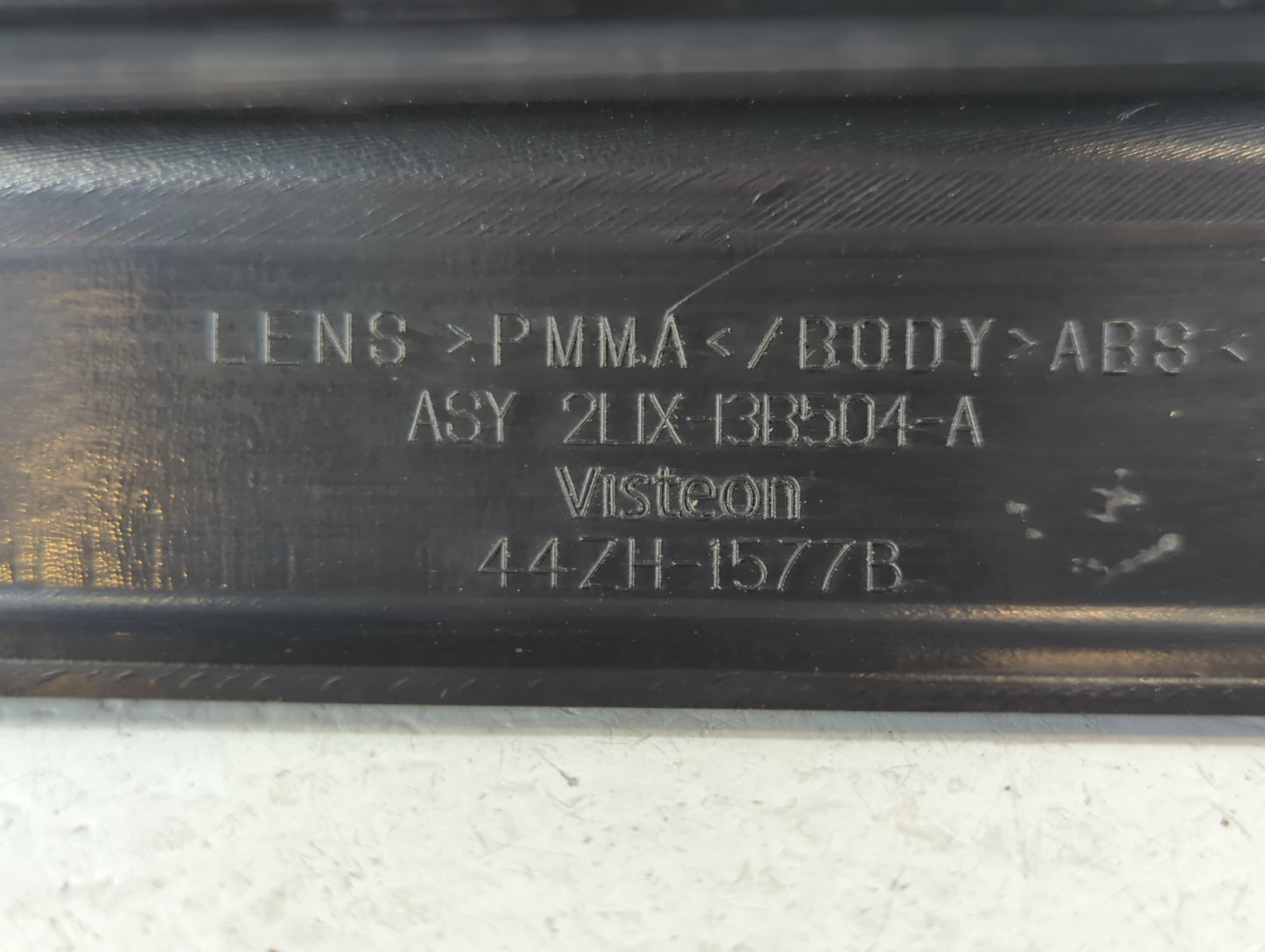 2003-2006 Ford Expedition Tail Light Assembly Passenger Right OEM P/N:44ZH-1577B Fits Fits 2003 2004 2005 2006 OEM Used Auto