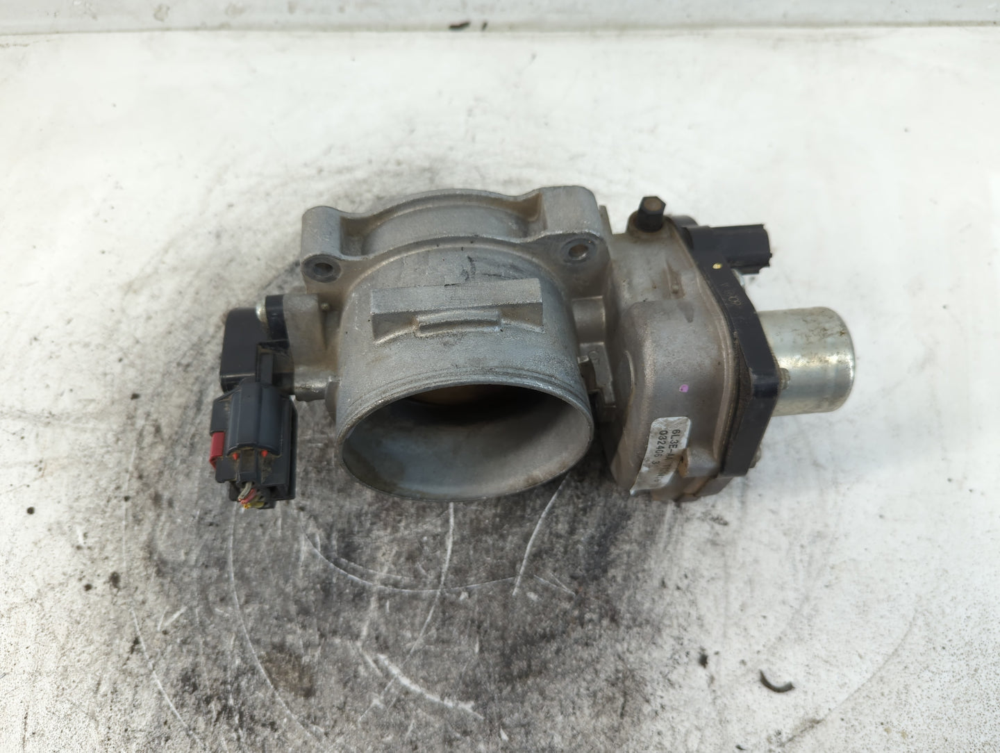 2006 Ford Expedition Throttle Body P/N:6L3E-AA Fits Fits 2004 2005 2007 2008 2009 2010 OEM Used Auto Parts - Oemusedautopart