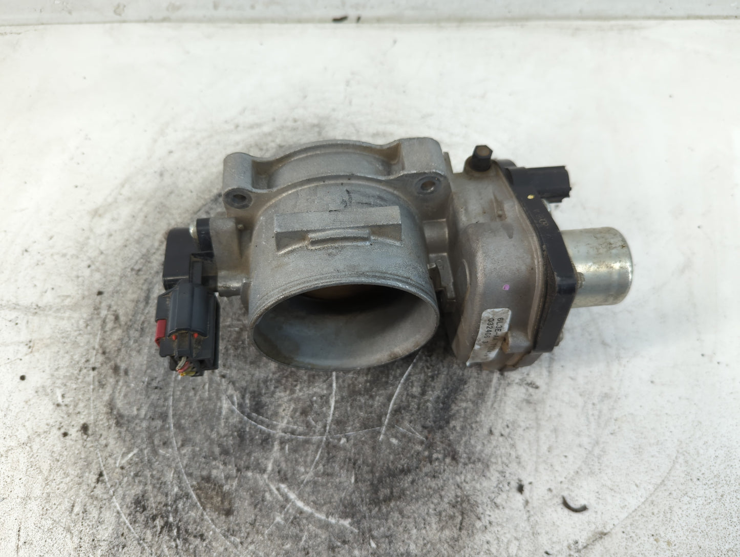 2006 Ford Expedition Throttle Body P/N:6L3E-AA Fits Fits 2004 2005 2007 2008 2009 2010 OEM Used Auto Parts - Oemusedautopart