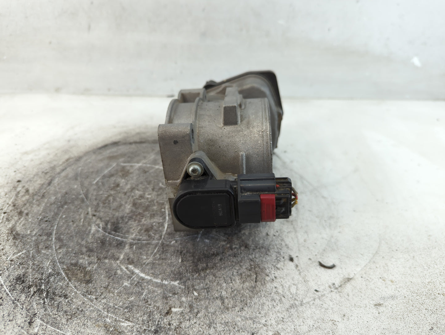 2006 Ford Expedition Throttle Body P/N:6L3E-AA Fits Fits 2004 2005 2007 2008 2009 2010 OEM Used Auto Parts - Oemusedautopart