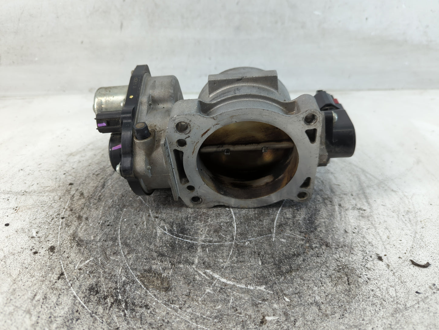 2006 Ford Expedition Throttle Body P/N:6L3E-AA Fits Fits 2004 2005 2007 2008 2009 2010 OEM Used Auto Parts - Oemusedautopart
