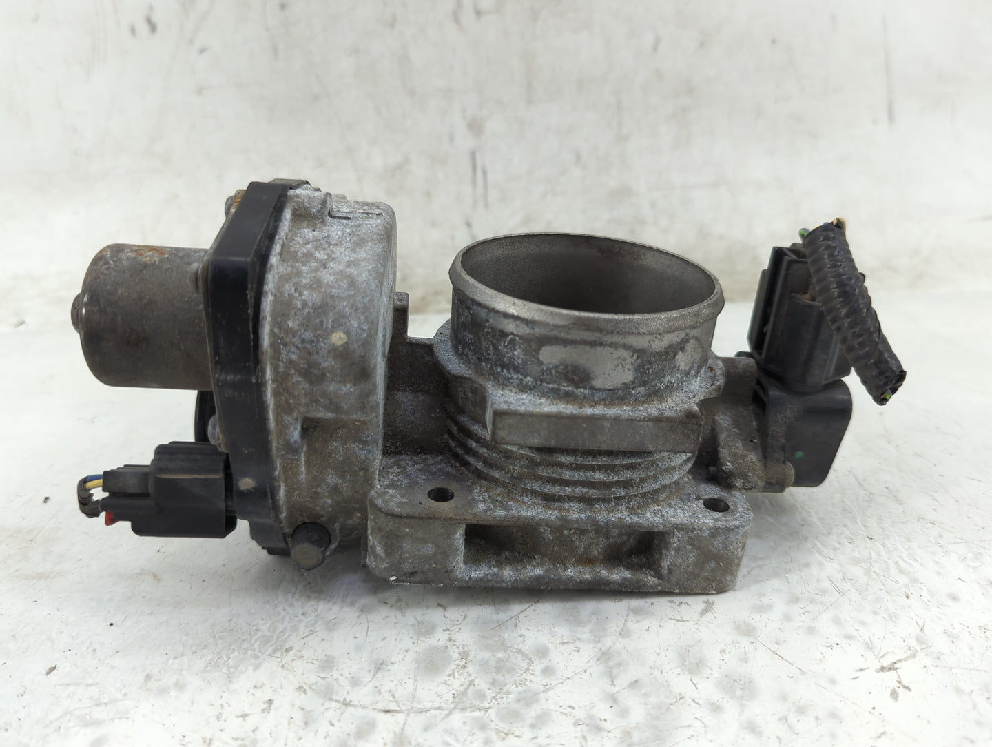 2004-2010 Ford Explorer Throttle Body Fits Fits 2004 2005 2006 2007 2008 2009 2010 2011 2012 2013 2014 2015 2016 OEM Used Au