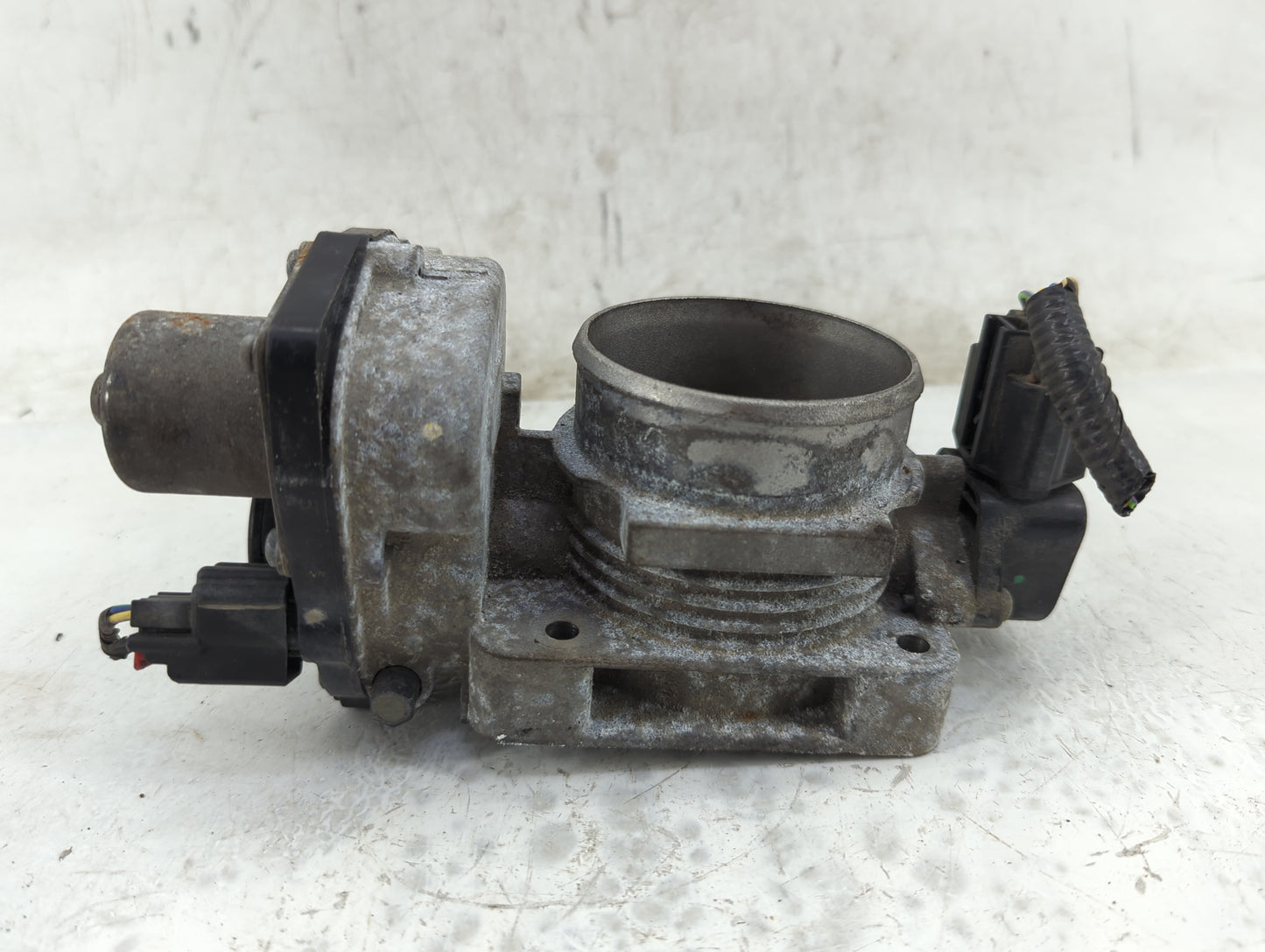 2004-2010 Ford Explorer Throttle Body Fits Fits 2004 2005 2006 2007 2008 2009 2010 2011 2012 2013 2014 2015 2016 OEM Used Au