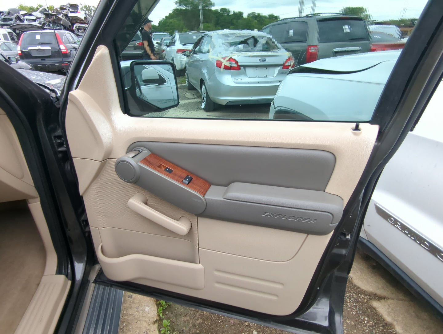 2006 Ford Explorer Front Right Passenger Interior Door Panel Trim - Oemusedautoparts1.com