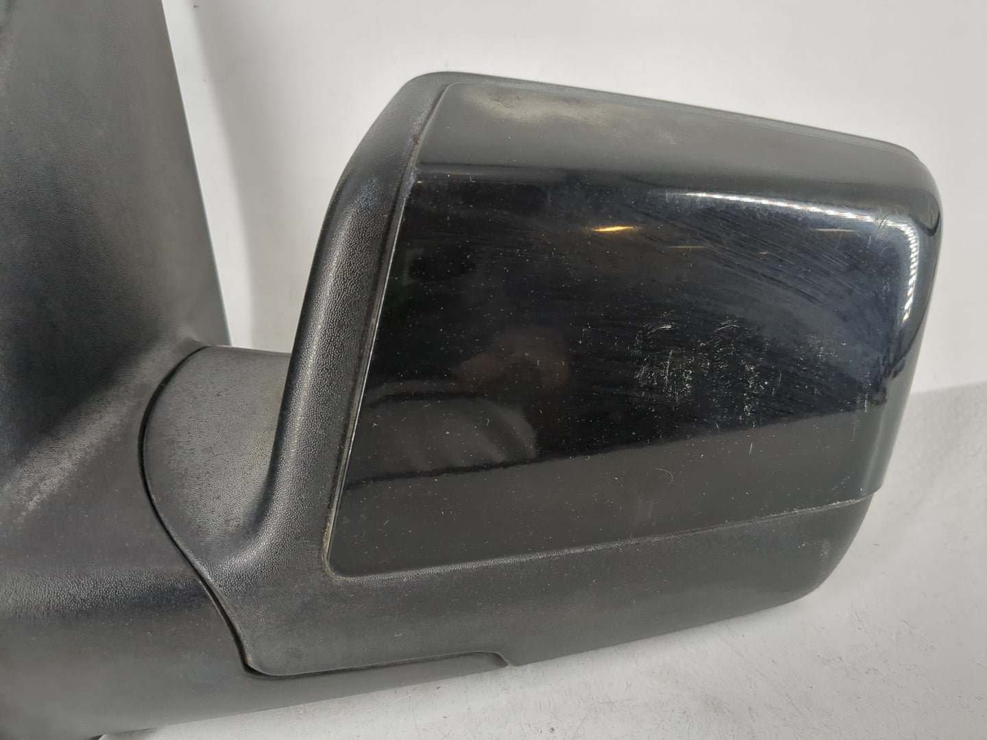 2006-2010 Ford Explorer Driver Side View Mirror - Left Door Mirror OEM Used - Oemusedautoparts1.com