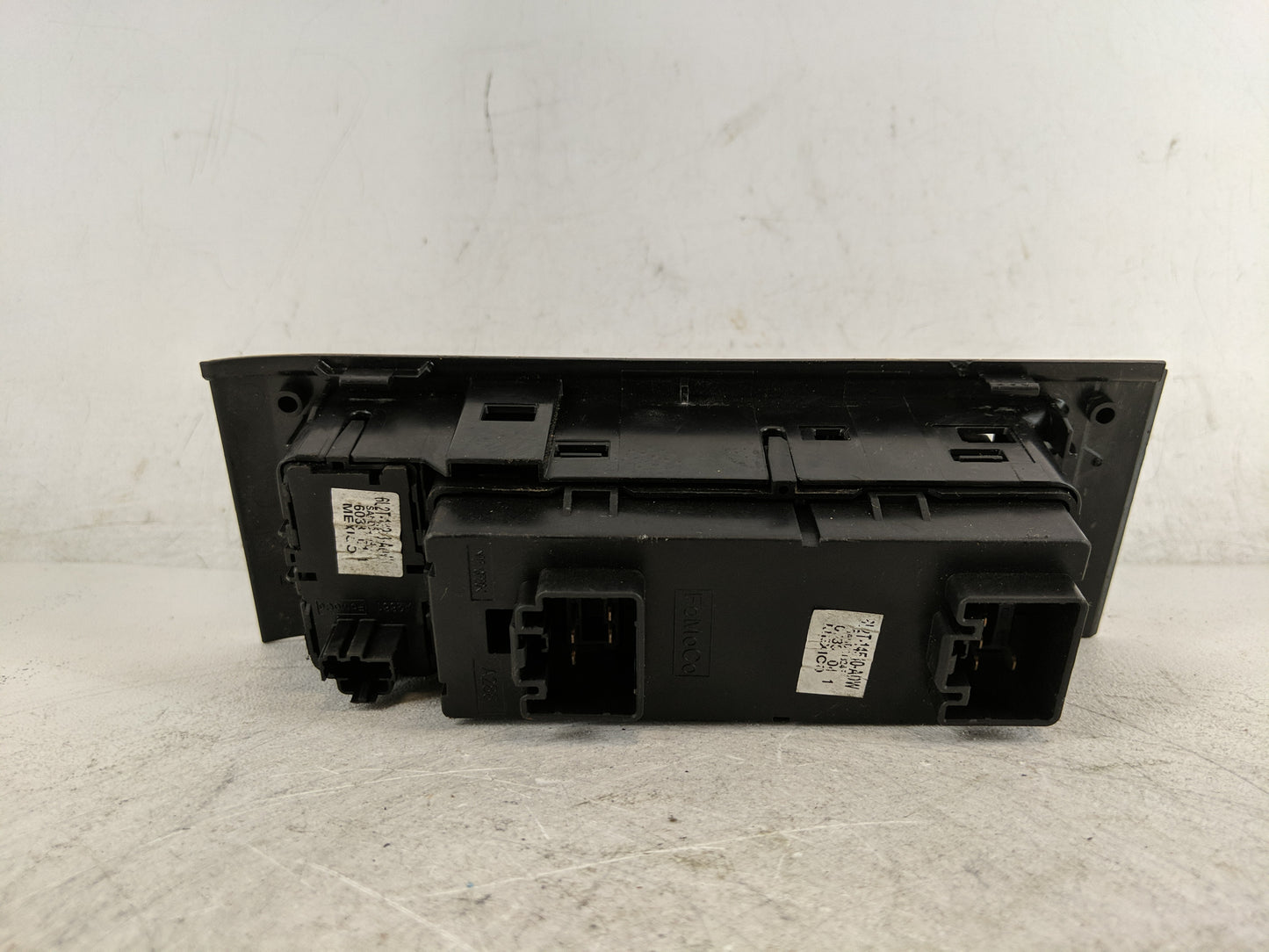 2006-2007 Ford Explorer Master Power Window Switch Replacement Driver Side Left P/N:652T-14540-ADW Fits OEM Used Auto Parts 