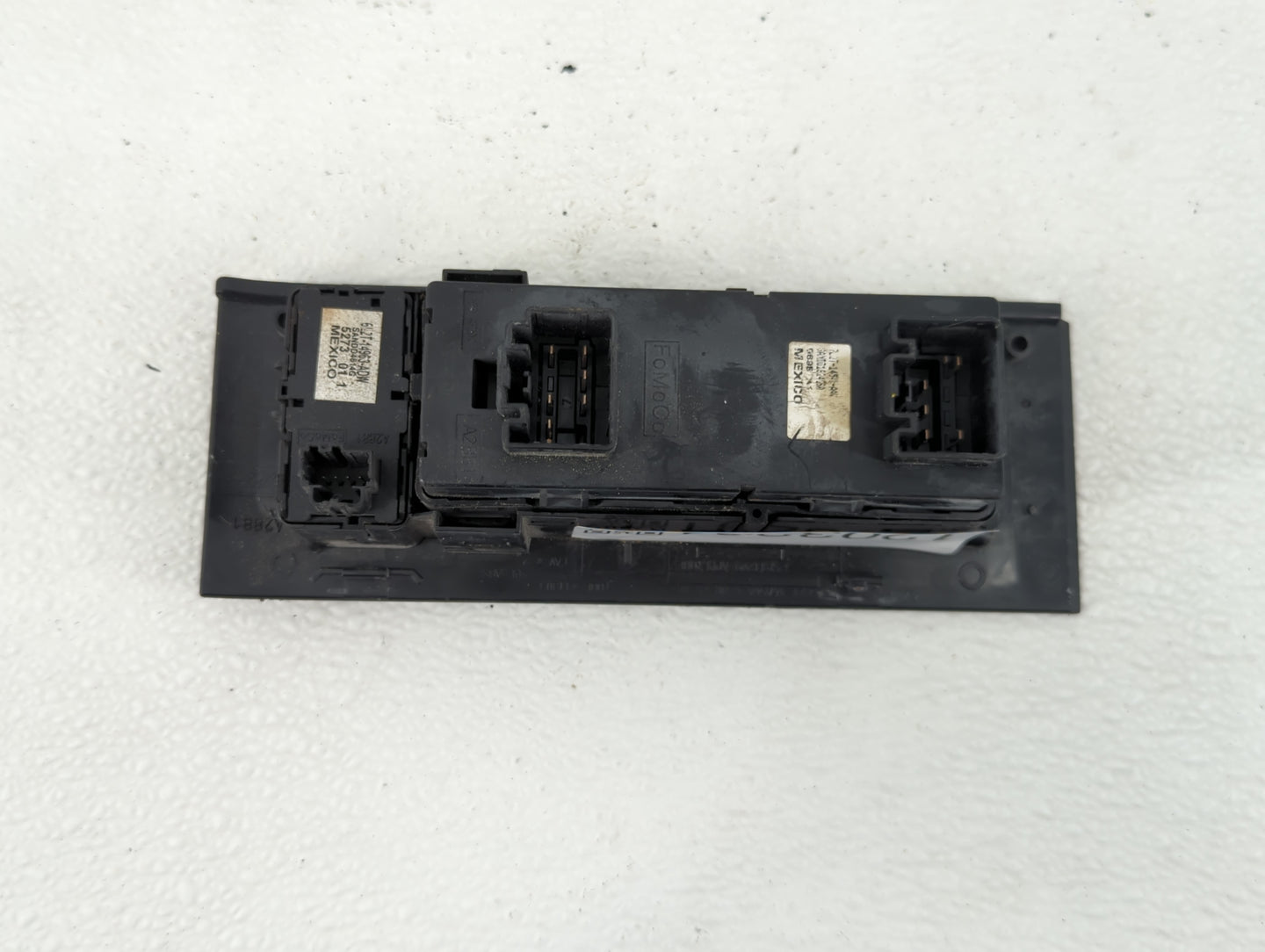 2006-2007 Ford Explorer Master Power Window Switch Replacement Driver Side Left P/N:6L2T-14963-ADW Fits OEM Used Auto Parts 
