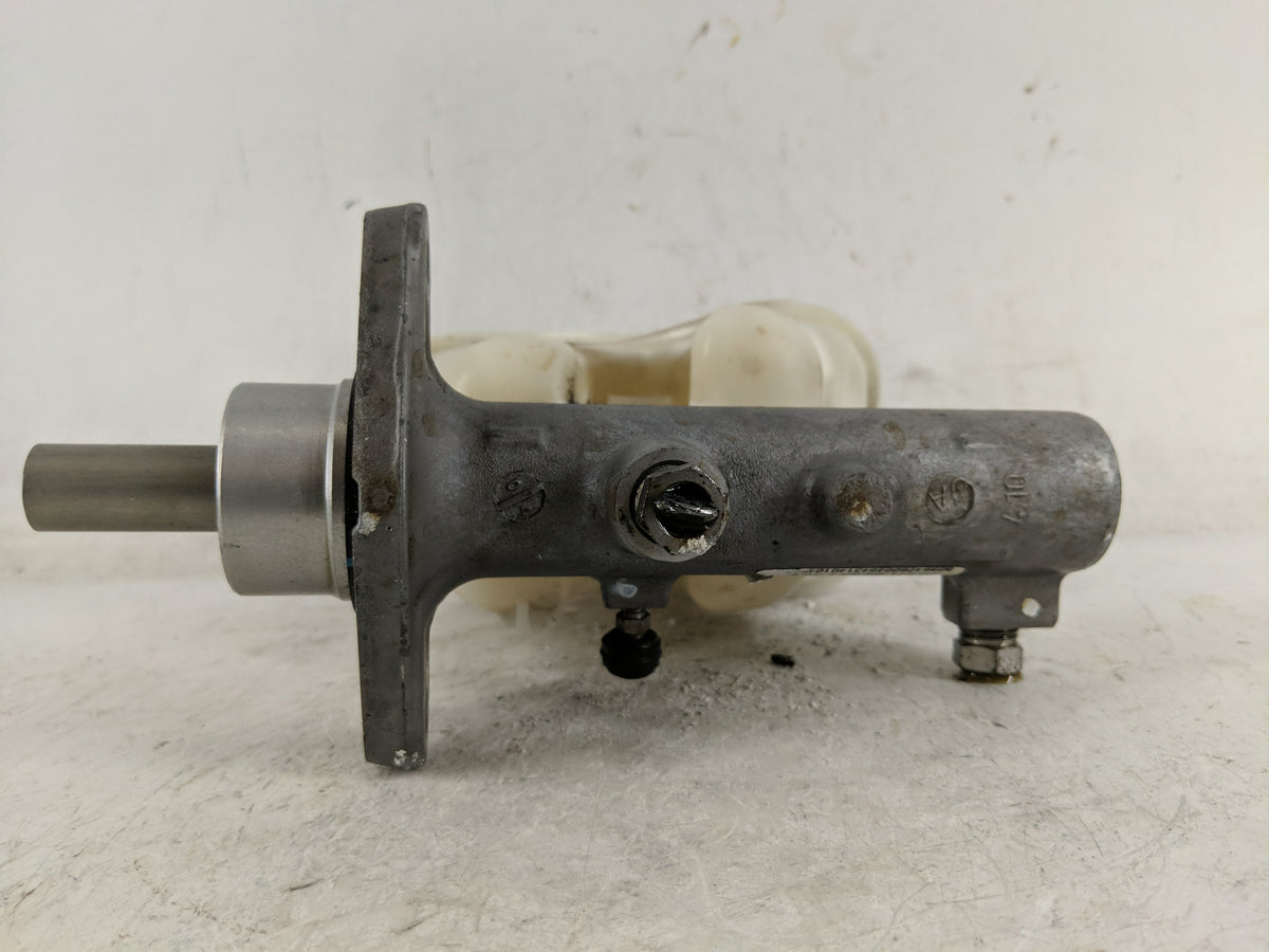 2006-2010 Ford Explorer Brake Master Cylinder 1221005 - Oemusedautoparts1.com