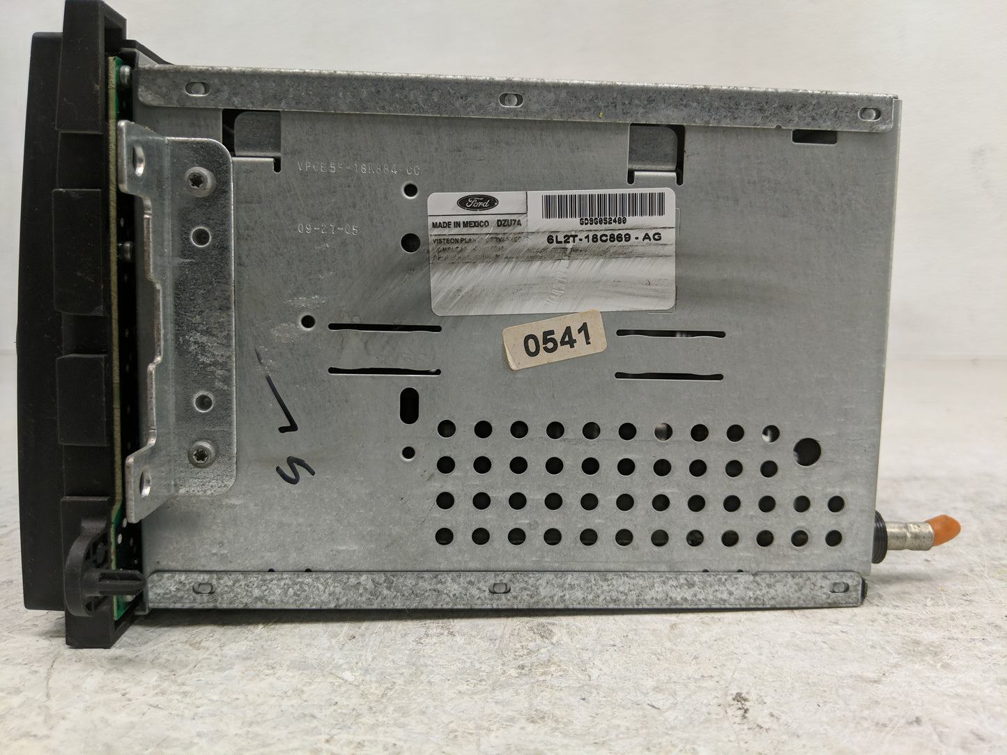 2006 Ford Explorer Radio AM FM Cd Player Receiver Replacement P/N:6L2T-18C869-AG Fits OEM Used Auto Parts - Oemusedautoparts
