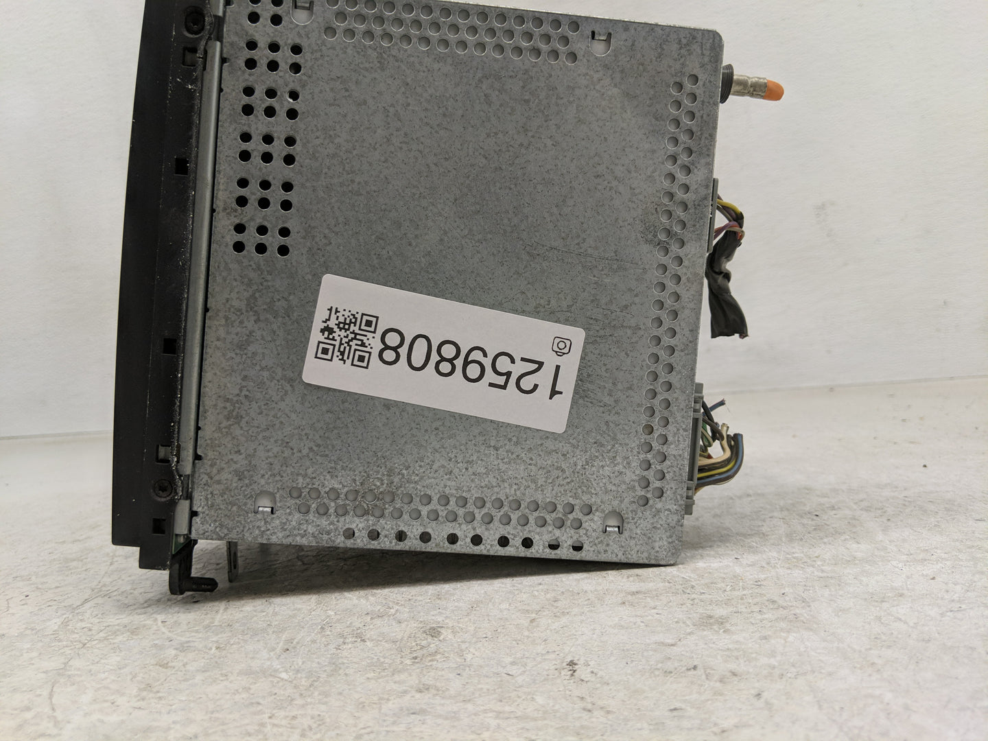 2006 Ford Explorer Radio AM FM Cd Player Receiver Replacement P/N:6L2T-18C869-AG Fits OEM Used Auto Parts - Oemusedautoparts
