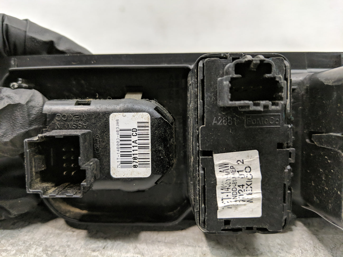 2006-2007 Ford Explorer Master Power Window Switch Replacement Driver Side Left P/N:7L1T-14B003-AB3JA6 Fits OEM Used Auto Pa