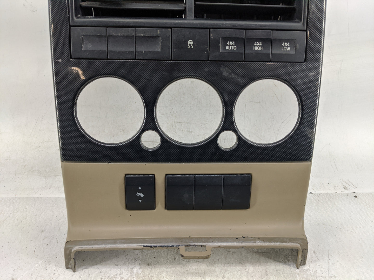2006 Ford Explorer Information Radio Display Screen Bezel Vents - Oemusedautoparts1.com