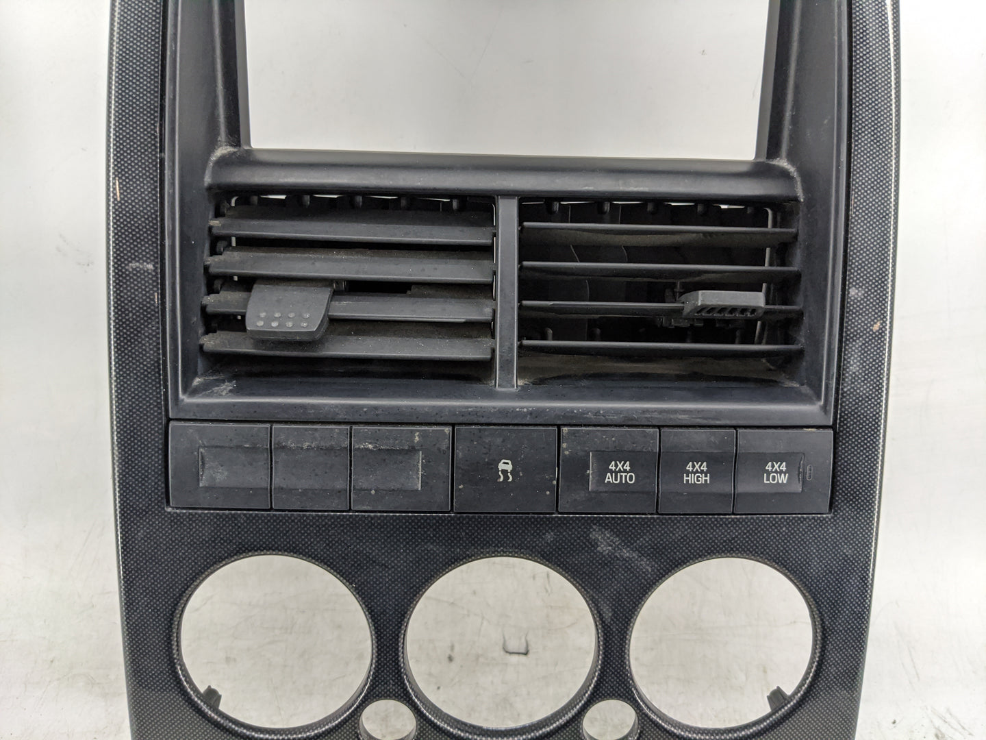 2006 Ford Explorer Information Radio Display Screen Bezel Vents - Oemusedautoparts1.com