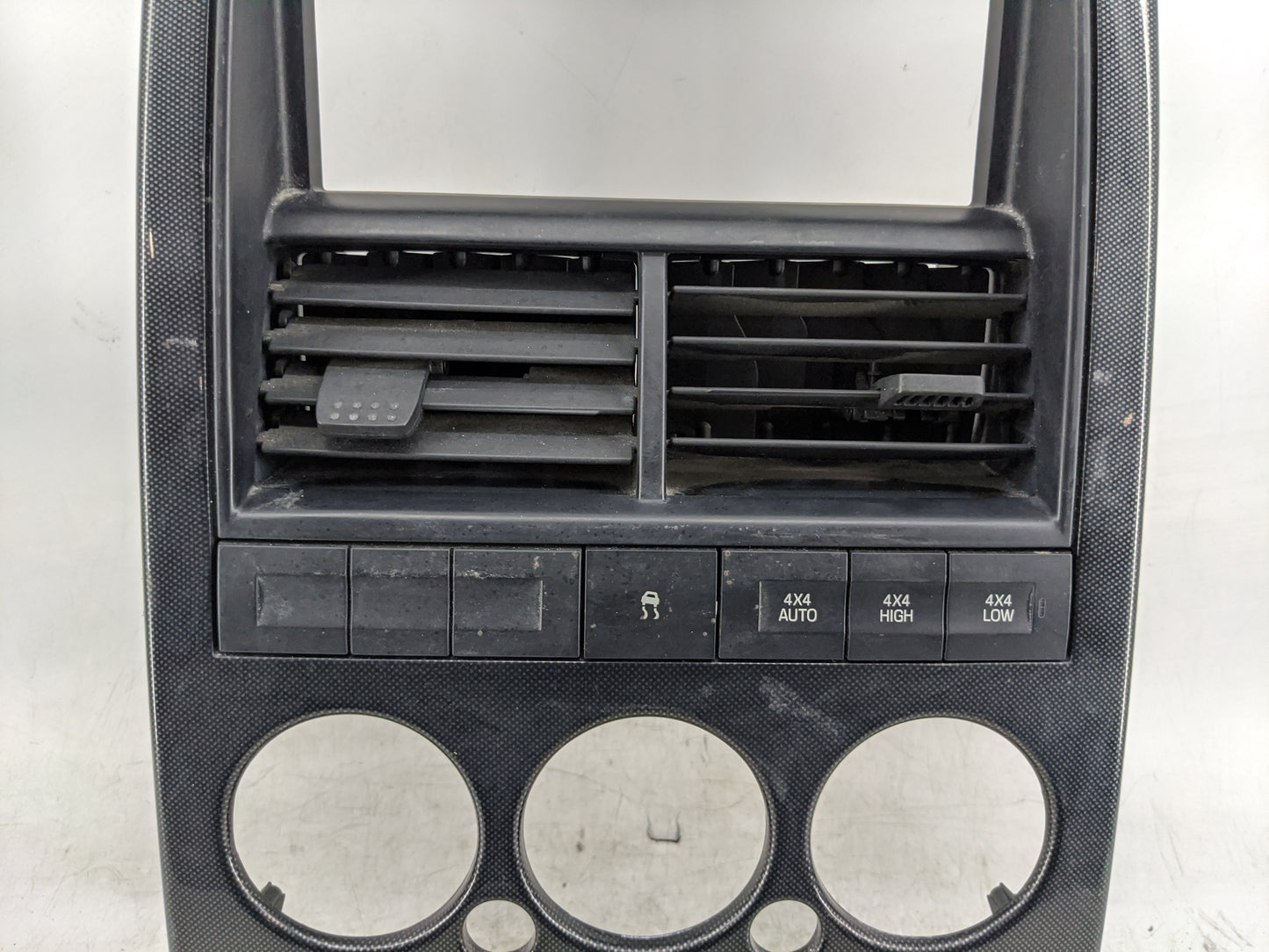 2006 Ford Explorer Information Radio Display Screen Bezel Vents - Oemusedautoparts1.com
