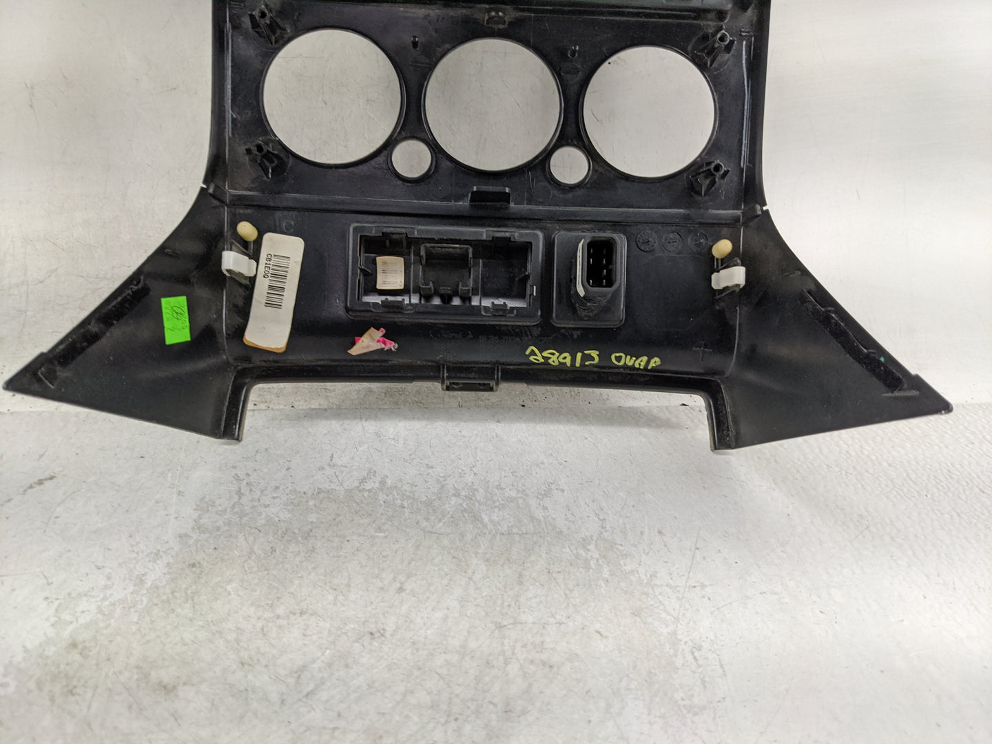 2006 Ford Explorer Information Radio Display Screen Bezel Vents - Oemusedautoparts1.com