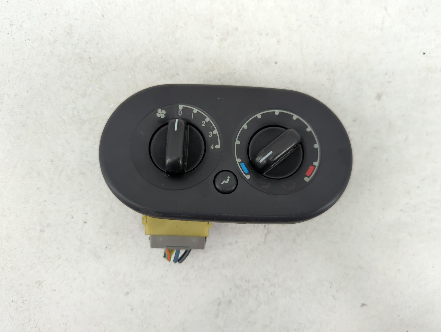 2002-2010 Ford Explorer Climate Control Module Temperature AC/Heater Replacement P/N:5L2H-19D838-BA Fits OEM Used Auto Parts
