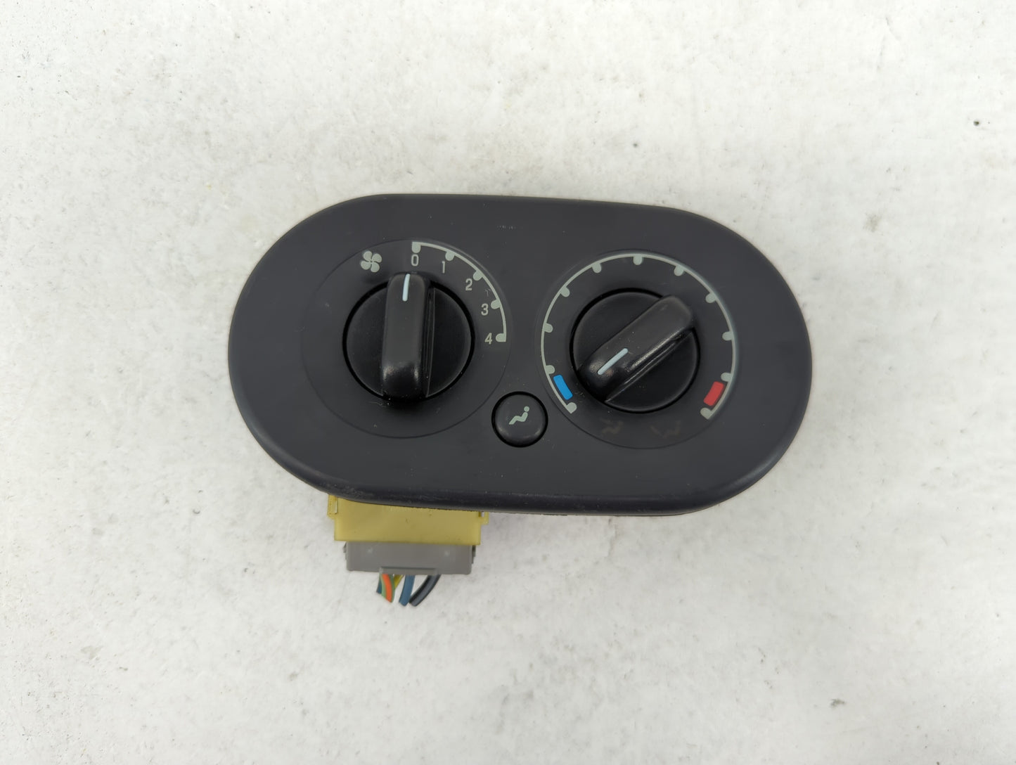 2002-2010 Ford Explorer Climate Control Module Temperature AC/Heater Replacement P/N:5L2H-19D838-BA Fits OEM Used Auto Parts
