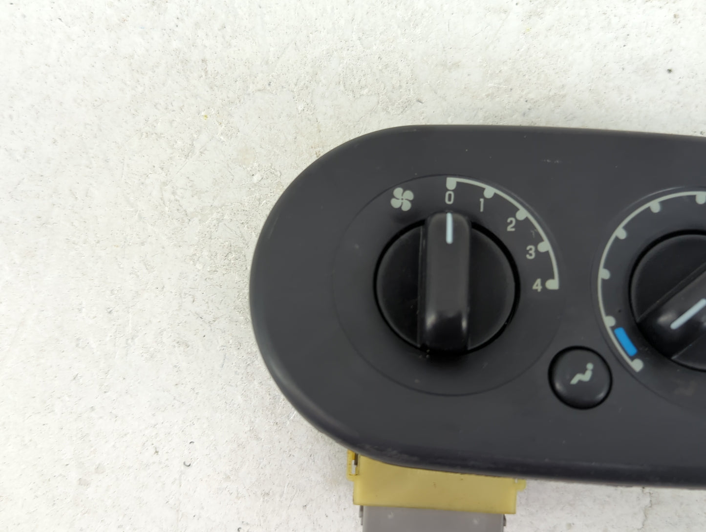 2002-2010 Ford Explorer Climate Control Module Temperature AC/Heater Replacement P/N:5L2H-19D838-BA Fits OEM Used Auto Parts