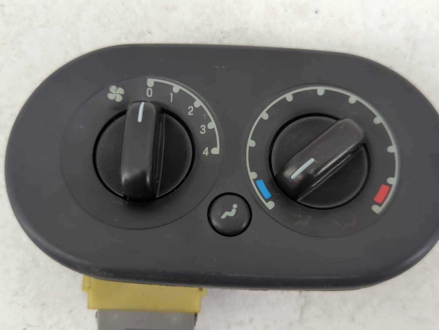 2002-2010 Ford Explorer Climate Control Module Temperature AC/Heater Replacement P/N:5L2H-19D838-BA Fits OEM Used Auto Parts