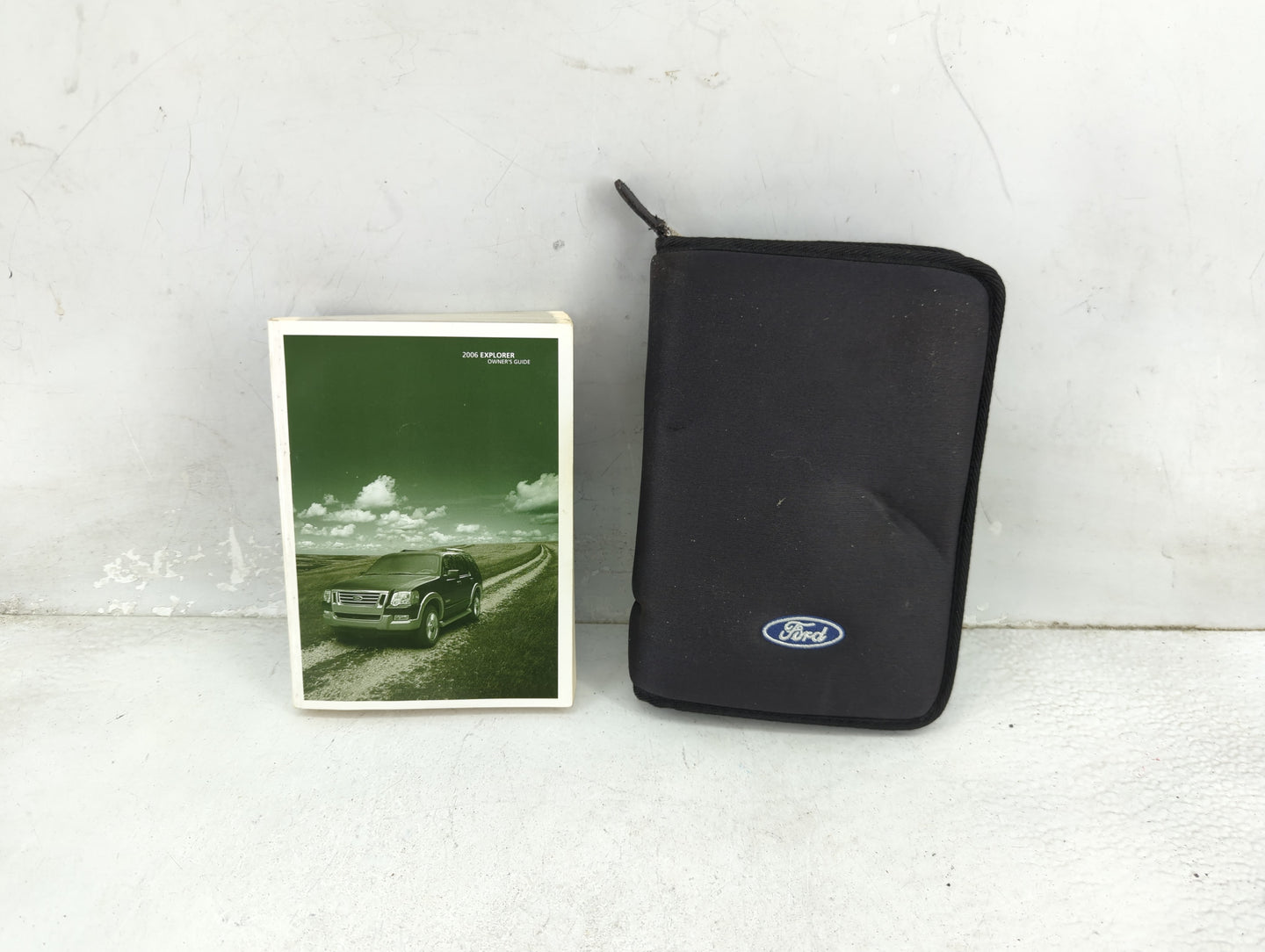 2006 Ford Explorer Owners Manual Book Guide P/N:6L2J-19A321-EA OEM Used Auto Parts - Oemusedautoparts1.com