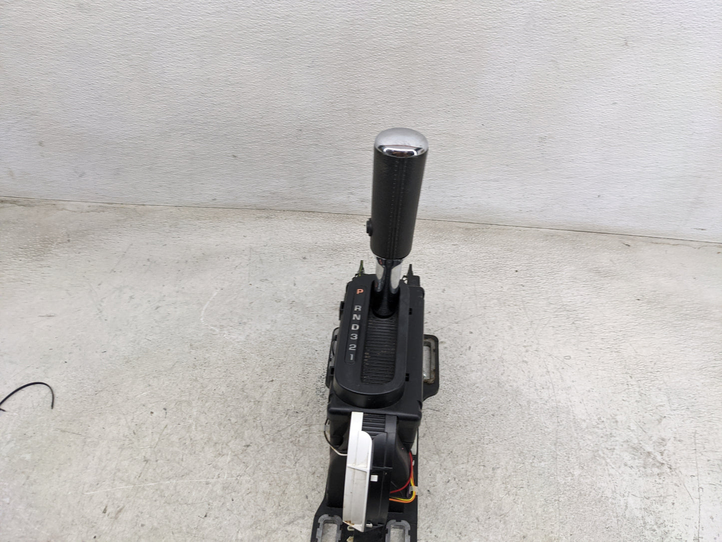 2006 Ford Explorer Floor Console Assembly Shifter - Oemusedautoparts1.com