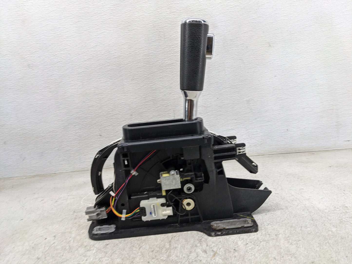 2006 Ford Explorer Floor Console Assembly Shifter - Oemusedautoparts1.com