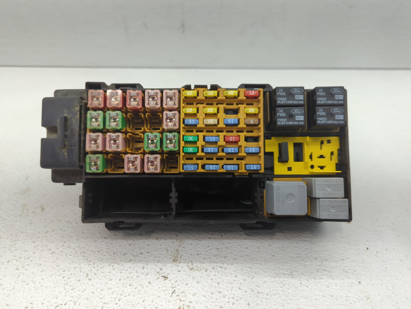 2006 Ford Explorer Fusebox Fuse Box Panel Relay Module P/N:7L2T 14398 Fits OEM Used Auto Parts - Oemusedautoparts1.com