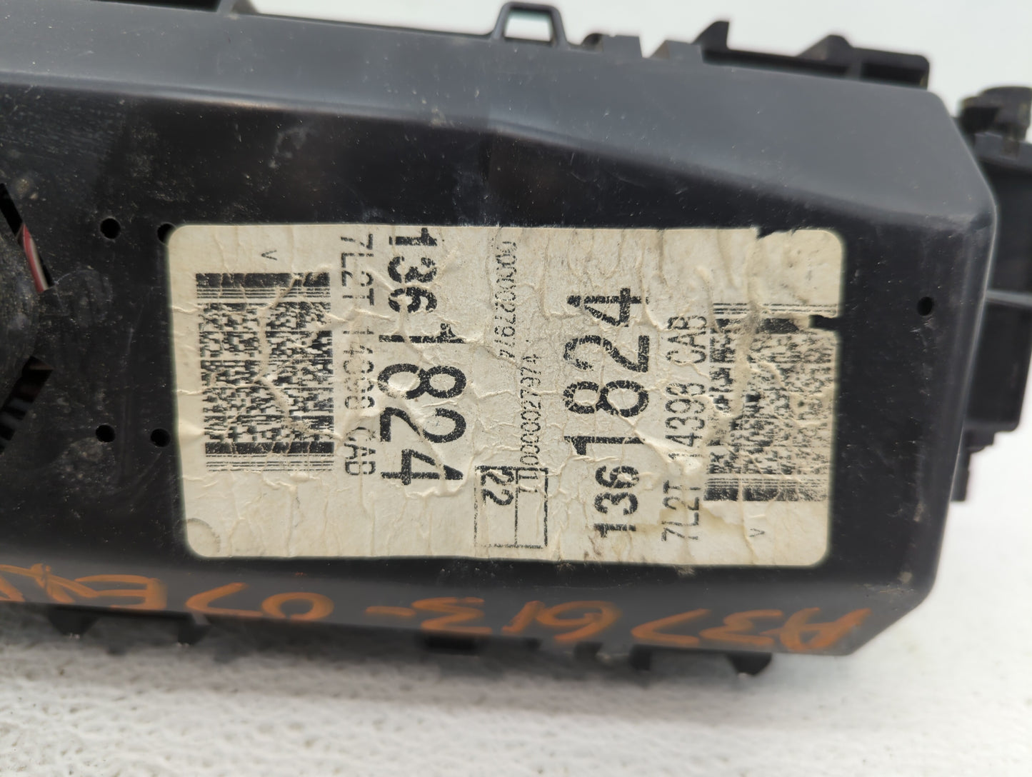 2006 Ford Explorer Fusebox Fuse Box Panel Relay Module P/N:7L2T 14398 Fits OEM Used Auto Parts - Oemusedautoparts1.com