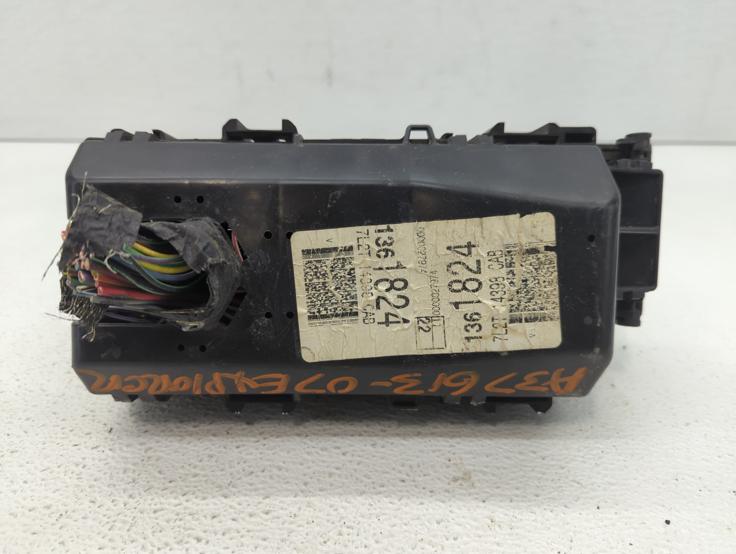 2006 Ford Explorer Fusebox Fuse Box Panel Relay Module P/N:7L2T 14398 Fits OEM Used Auto Parts - Oemusedautoparts1.com