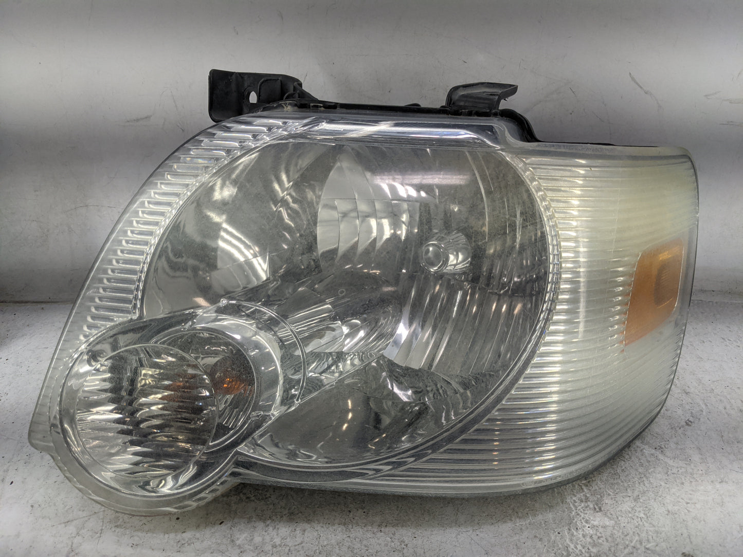 2006-2010 Ford Explorer Driver Left Oem Head Light Headlight Lamp 5007233 - Oemusedautoparts1.com
