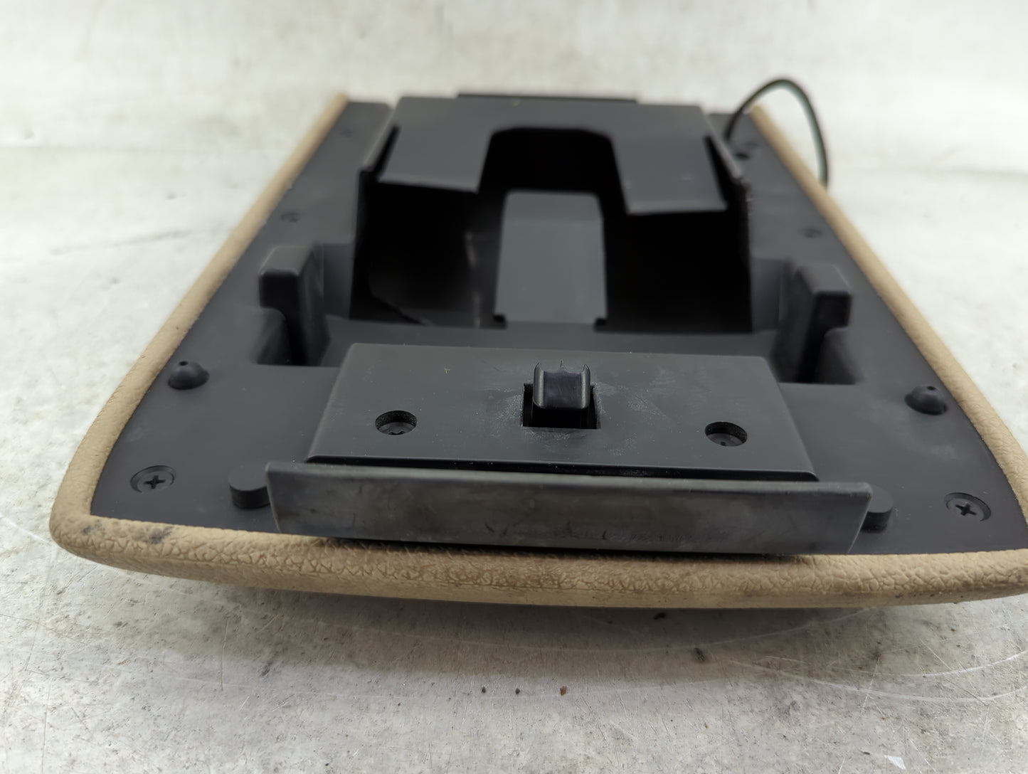 2006 Ford Explorer Center Console Armrest Cover Lid Fits OEM Used Auto Parts - Oemusedautoparts1.com