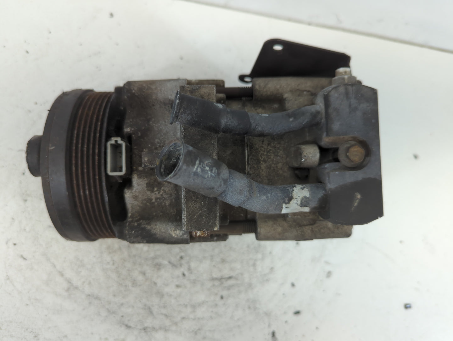 2006-2010 Ford Explorer Air Conditioning A/c Ac Compressor Oem - Oemusedautoparts1.com