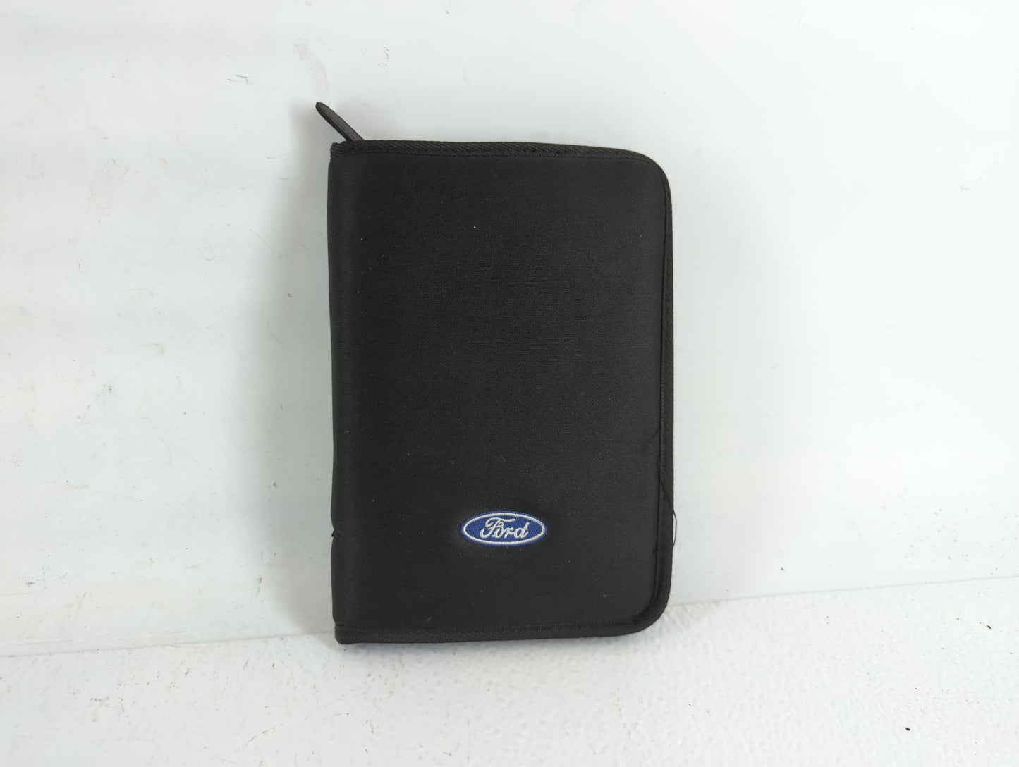 2006 Ford Explorer Owners Manual Book Guide P/N:PM6L2J19A321AA1 OEM Used Auto Parts - Oemusedautoparts1.com