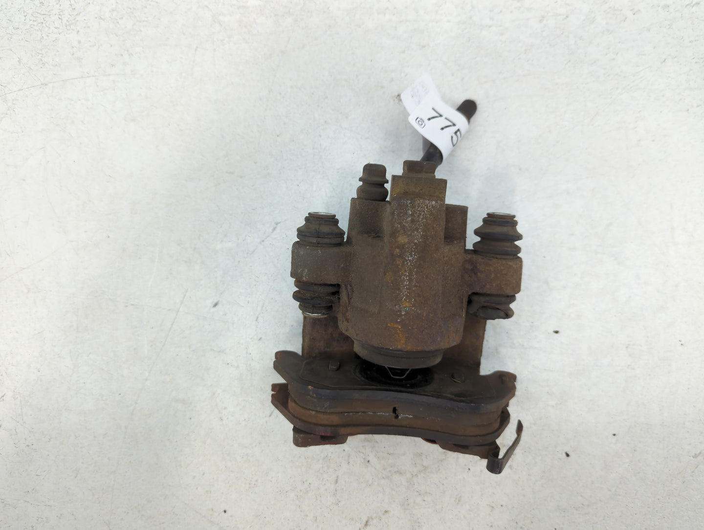 2006-2010 Ford Explorer Front Driver Left Brake Caliper - Oemusedautoparts1.com