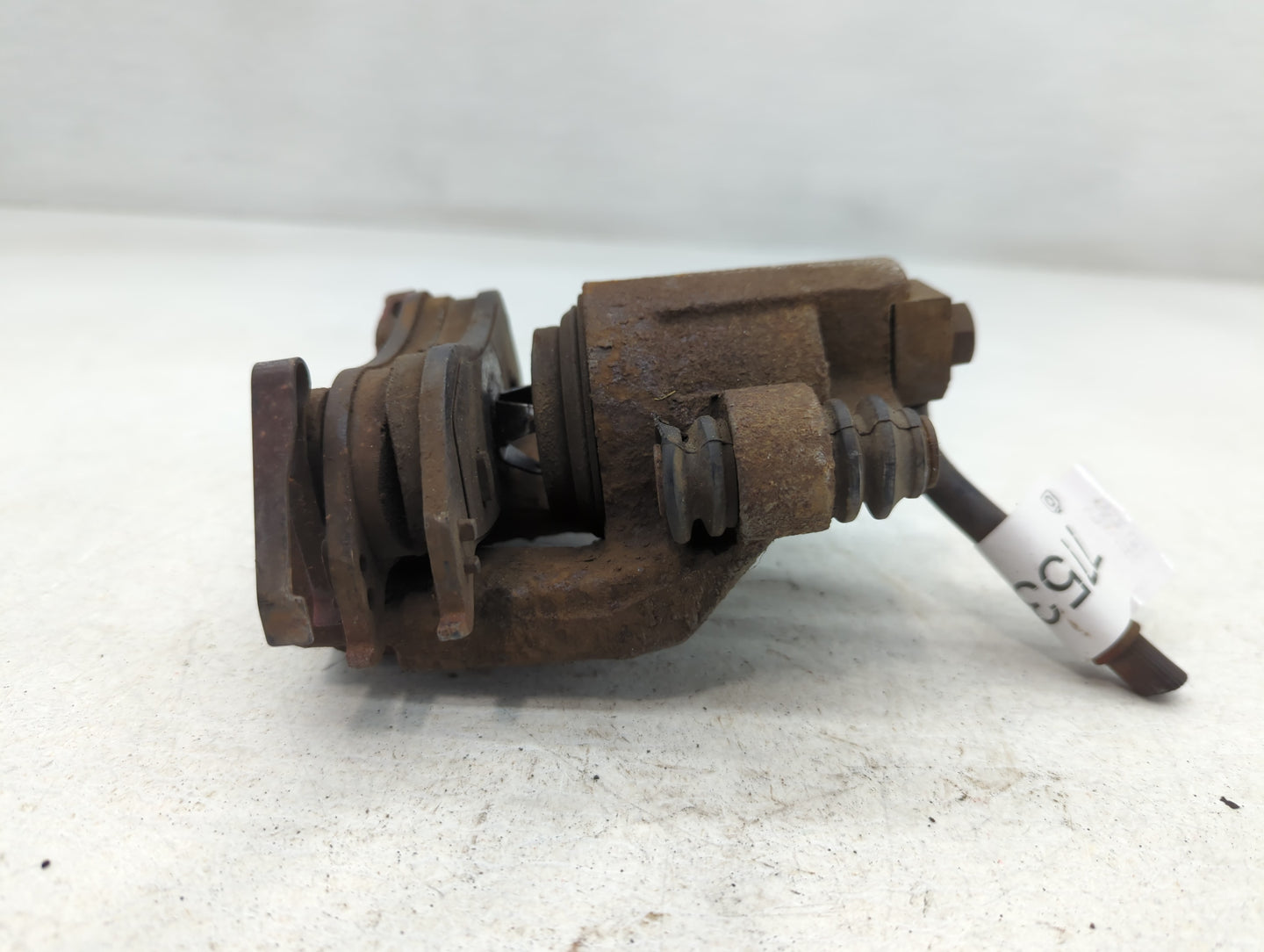 2006-2010 Ford Explorer Front Driver Left Brake Caliper - Oemusedautoparts1.com