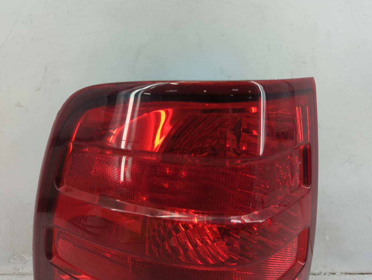 2006-2010 Ford Explorer Tail Light Assembly Driver Left OEM Fits Fits 2006 2007 2008 2009 2010 OEM Used Auto Parts - Oemused